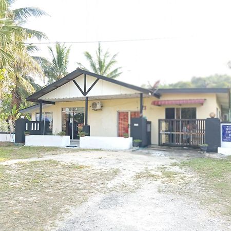 Kuntum Cottage Bed & Breakfast Kampung Tanjung Ipoh Екстер'єр фото