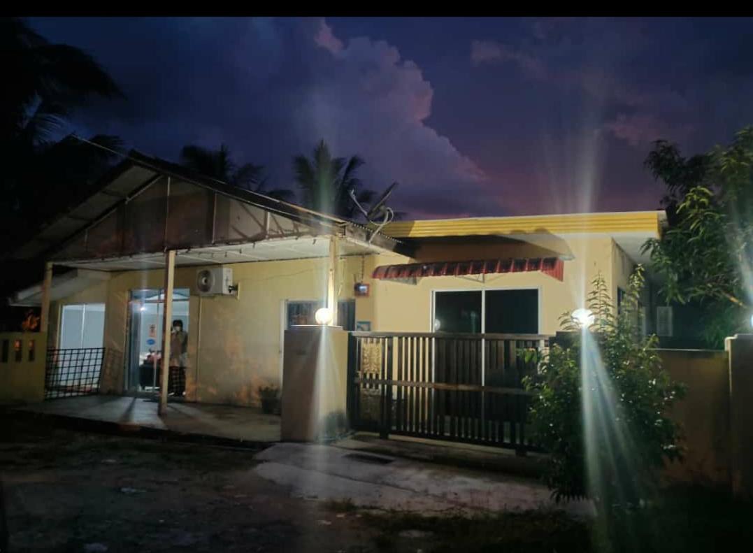 Kuntum Cottage Bed & Breakfast Kampung Tanjung Ipoh Екстер'єр фото